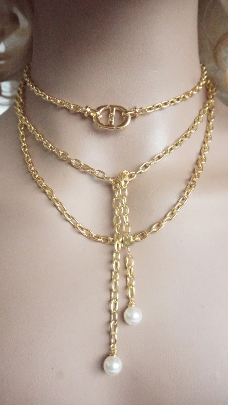 100% Christian DIOR Necklace come with original box/duster