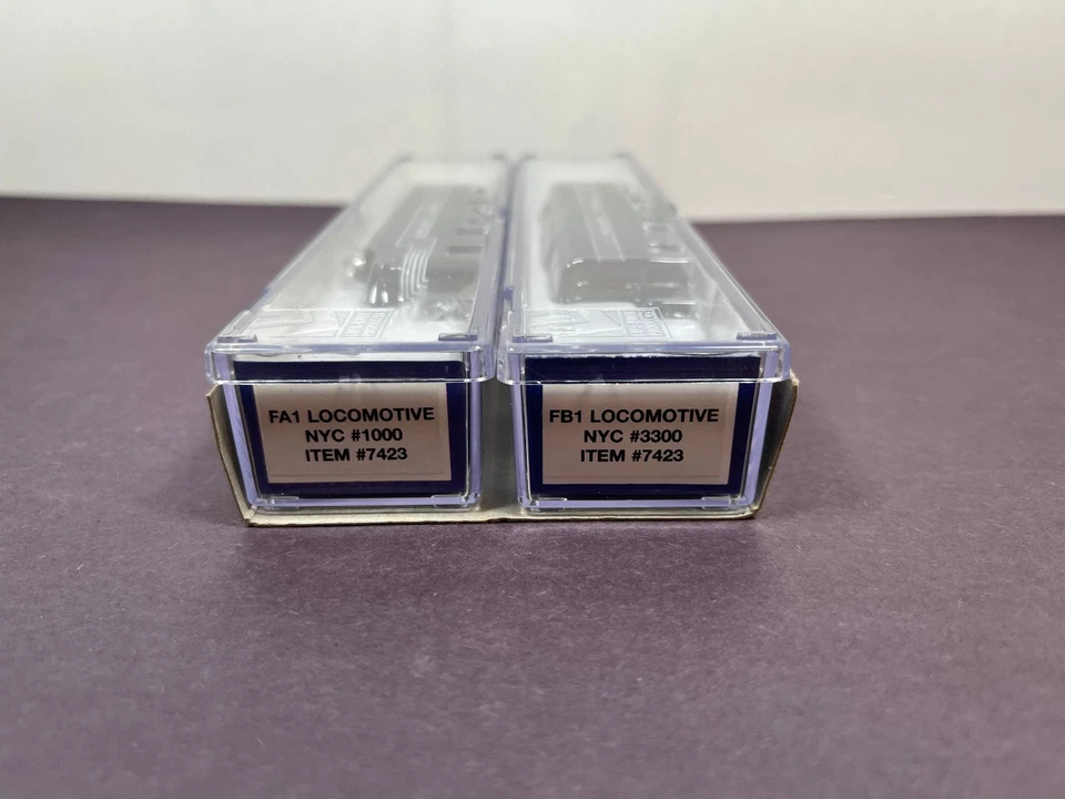 Life Like Trains N Scale 7423 Diesel Locomotive Set FA1 FB1 NYC 1000 3300 - Image 4 of 4