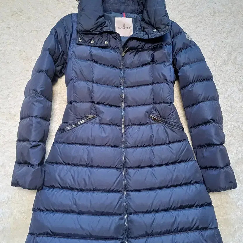 Moncler Phlamette Women's 44 Down Puffer, Excellent Condition thumbnail 9