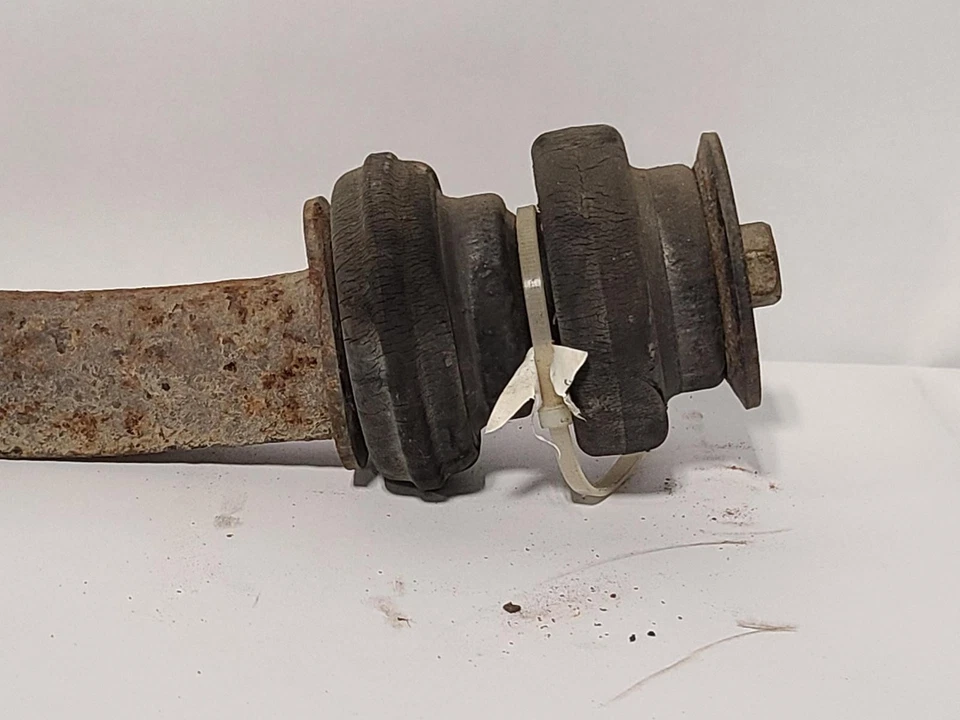 Brazo de control inferior delantero trasero usado para: Pontiac Grand am VIN N 2004 Foto 3 de 4