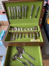 Antique Reed & Barton Country French Flatware Set - Silver