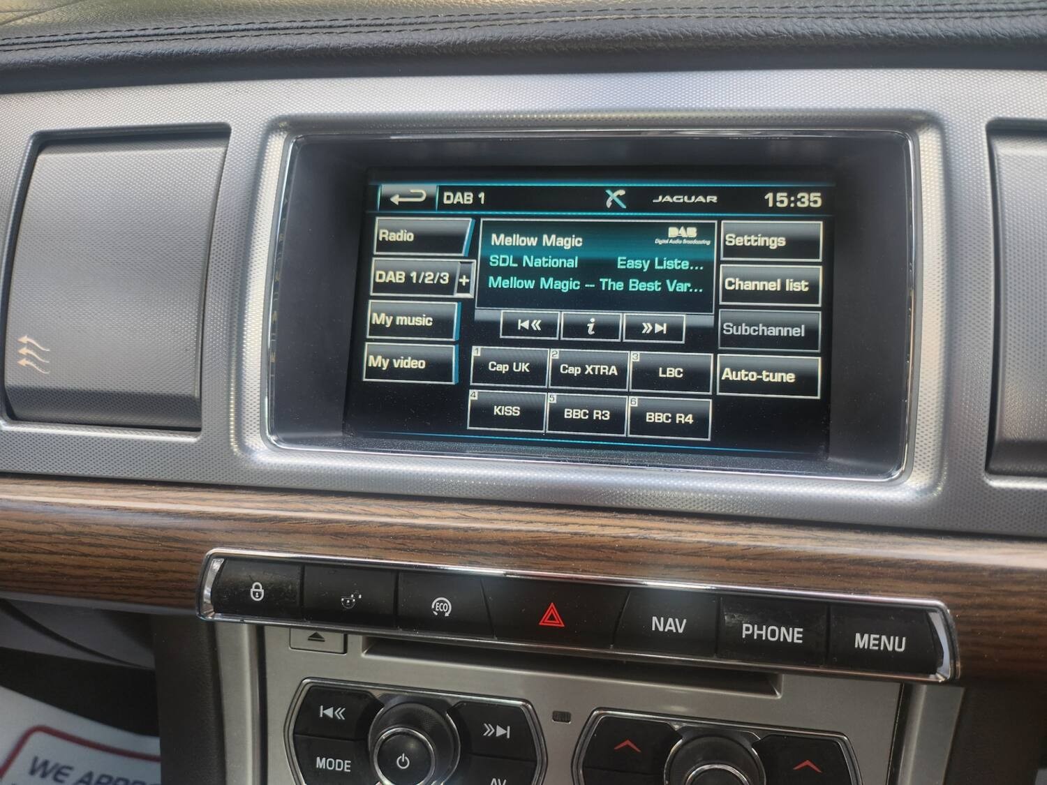 2014 Jaguar XF, photograph 23
