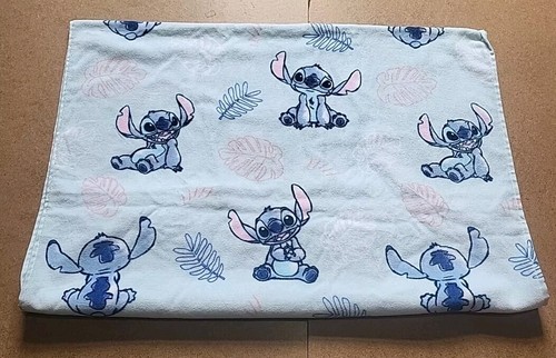 Nuevo paquete Disney Stitch Blue Mix - Juego de edredón doble, alfombrilla de baño y juego de toallas - Imagen 7 de 9