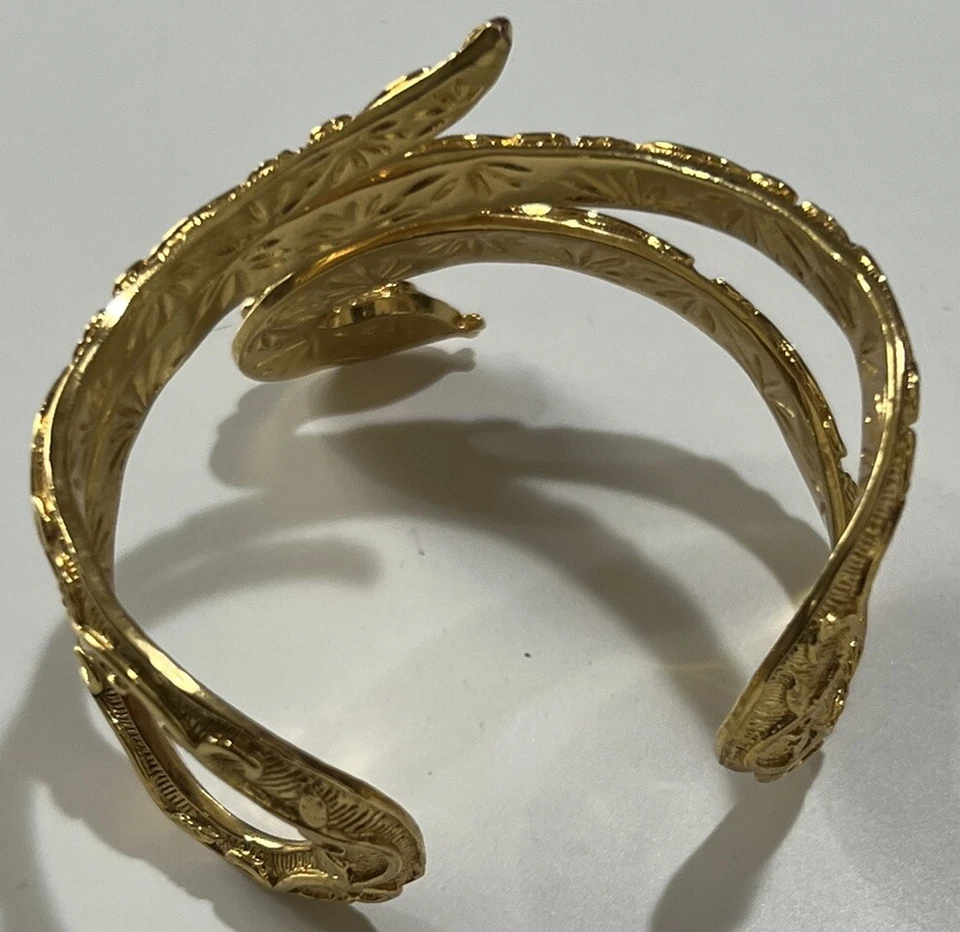 PULSERA SERPIENTE SERPIENTE ALREDEDOR DE LA MUÑECA CHAPADA EN ORO RACHEL ZOE Foto 2 de 4