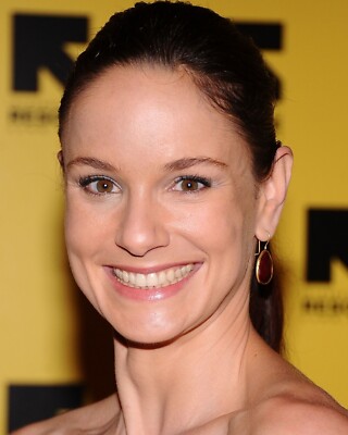 SARAH WAYNE CALLIES 8x10 PHOTO *