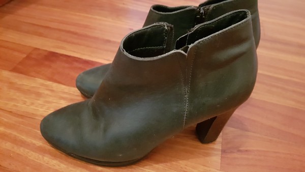 Camilas botines en piel verde 38 bottes boots stivali Stiefelette Leder chic