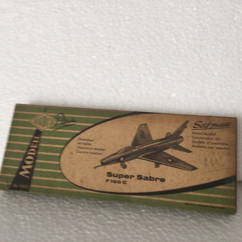 Modello Di Un Aereo In Miniatura Scala 1/175 Republic F-84-F Della BUSCH - Immagine 3 di 4