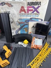 AURORA AFX MODEL MOTORING PIT ROW SPECIAL-RACING SET, ORIGINAL, No CARS Read! 9/