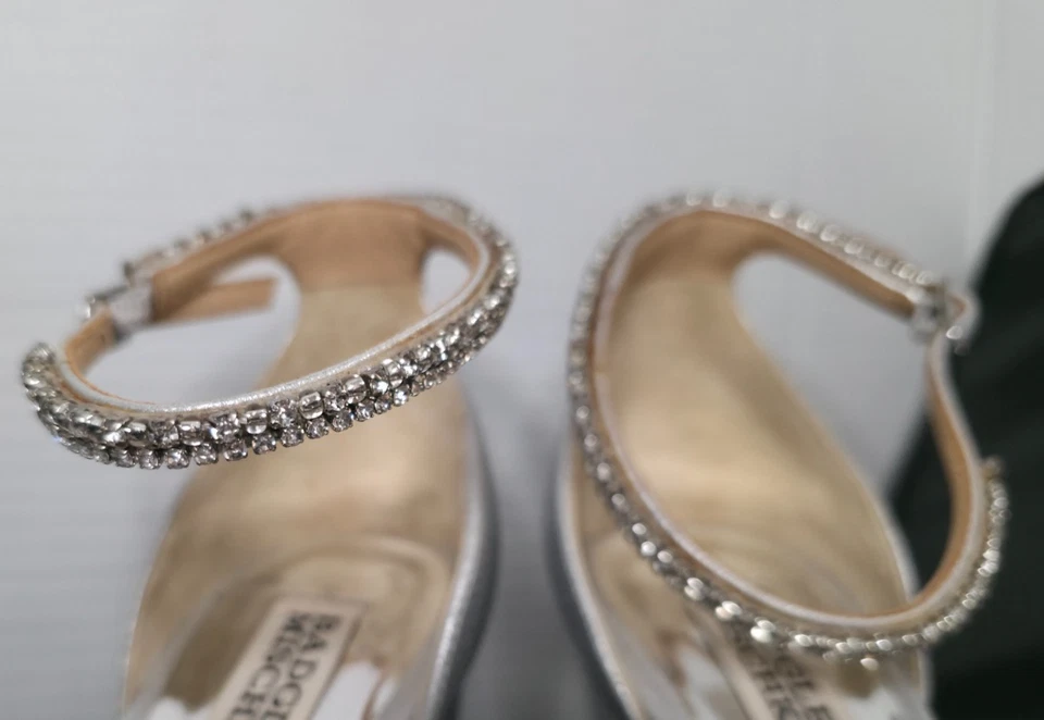 Сандалии Badgley Mischka Kendall с серебряными стразами - 3 дюйма на блочном каблуке 6,5 М - новые - Изображение 4 из 4