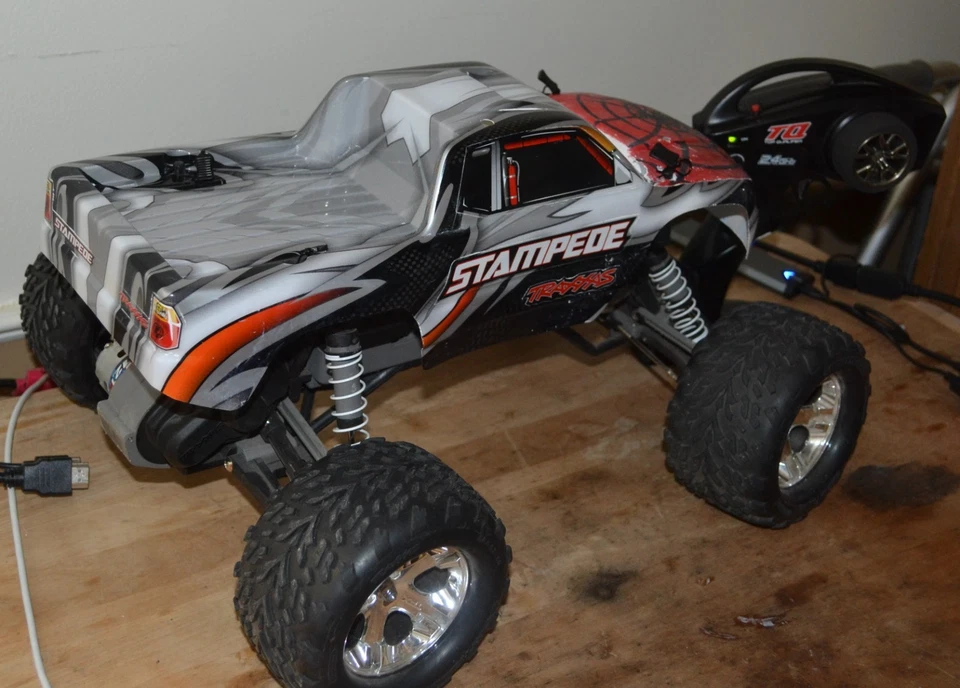 Traxxas Stampede - Edición limitada Spidyman - 2x2 XL-5 con transmisor de batería Foto 3 de 4