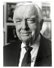 Walter Cronkite Broadcaster Signed Autograph 8 x 10 Photo PSA DNA j2f1c *84