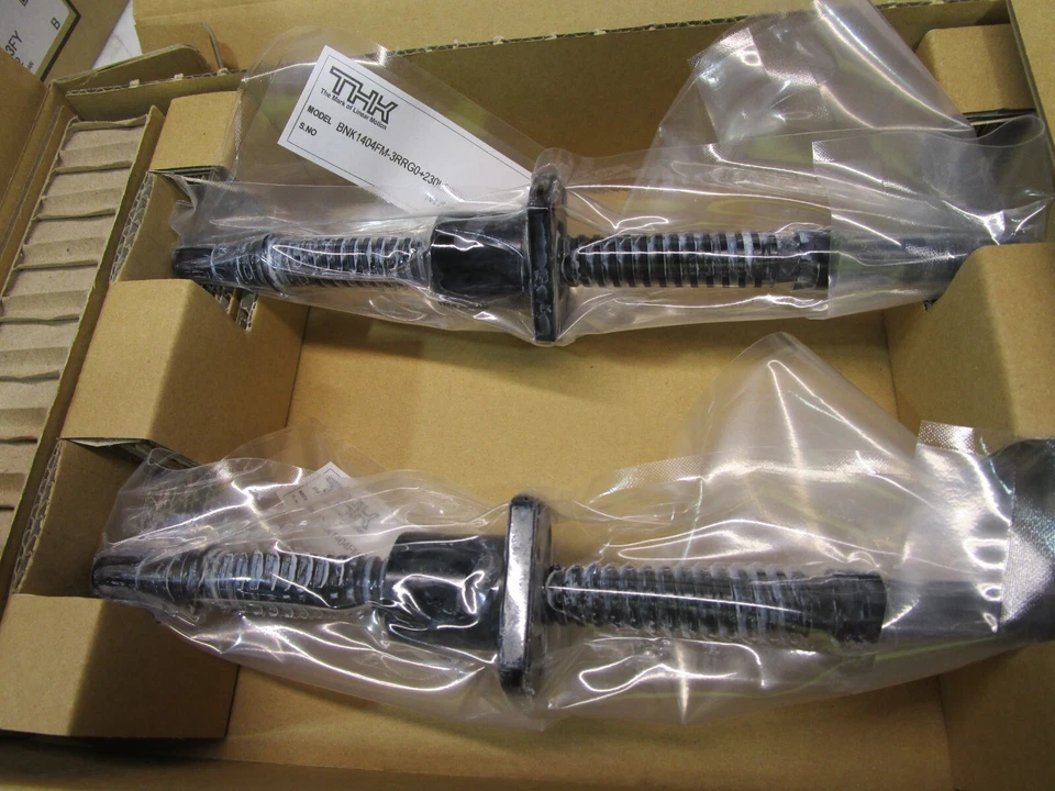 TORNILLO BOLA PRECISIÓN THK BNK1404FM-3RRG0+230LC3FY DOS POR CAJA ENVÍO GRATUITO Q=2 Foto 2 de 3