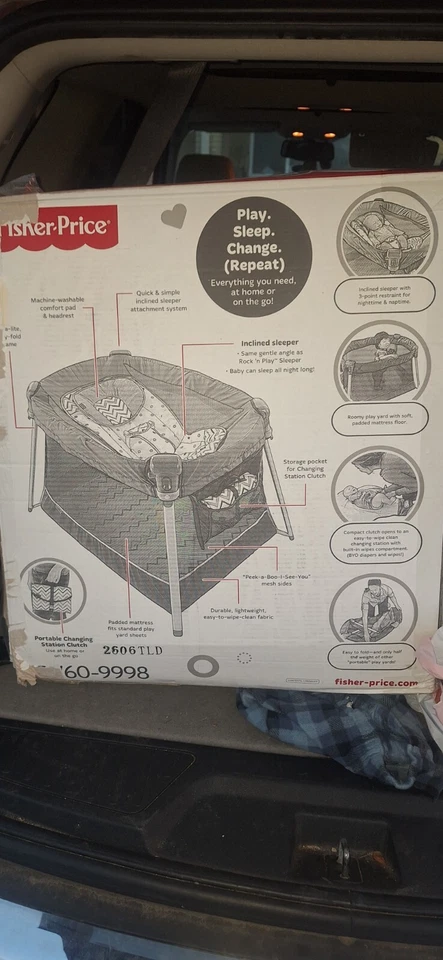 Cama de bebé Fischer Price, bolígrafo de juego, cambiador Foto 3 de 3