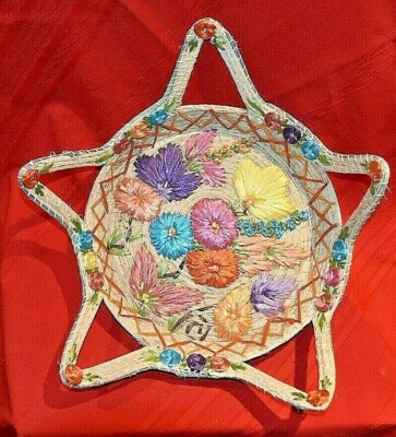 STRAW BASKET VARIOUS LOVELY COLORS OF WOVEN RAFFIA FLOWERS 1950's-60's VINTAGE*/