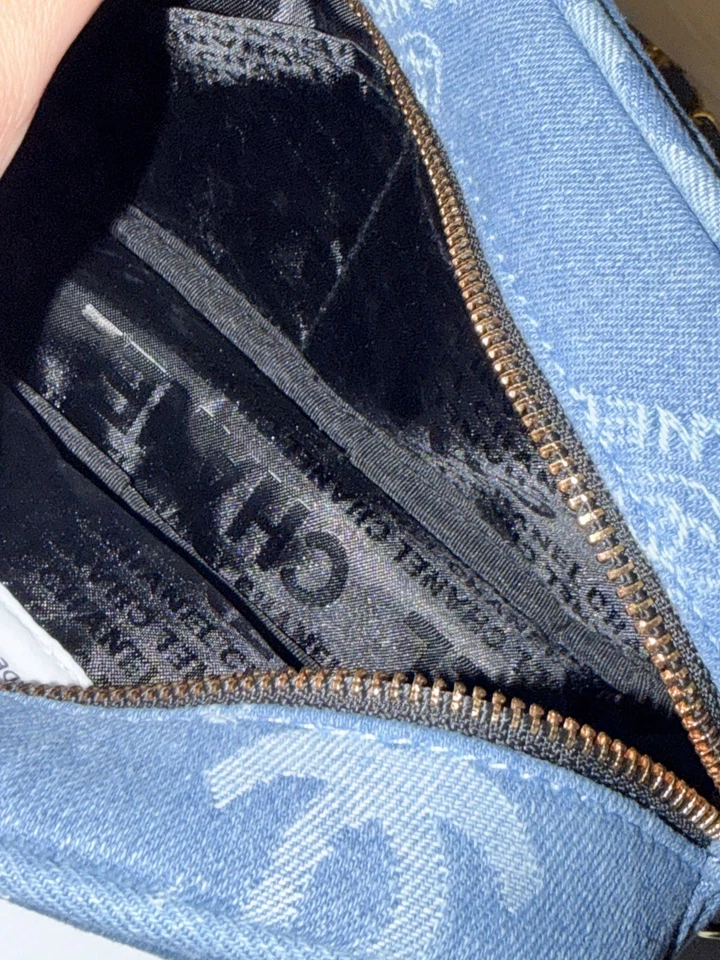 Сумка для макияжа через плечо CHANEL черная джинсовая новинка с золотыми акцентами GWP VIP - Изображение 3 из 4