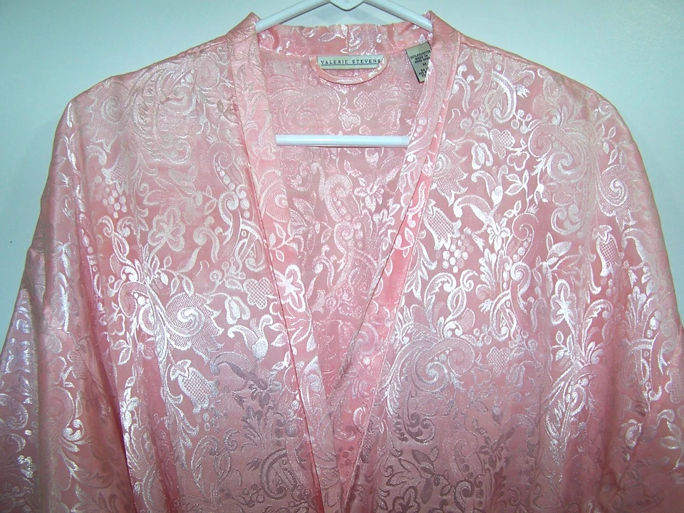 Albornoz largo satinado rosa Valerie Stevens talla M Foto 3 de 3