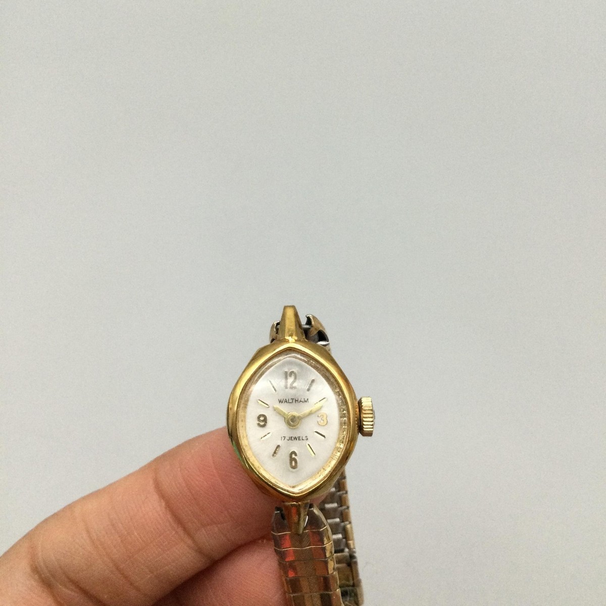 Vintage Waltham Womens Watch 17mm Gold Tone Manual Wind 17 Jewels