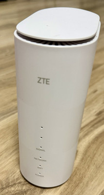 ZTE MC801A-1  5G Dual-Band WLAN Router 1200Mbps 2x LAN WPS Weiß Unlocked