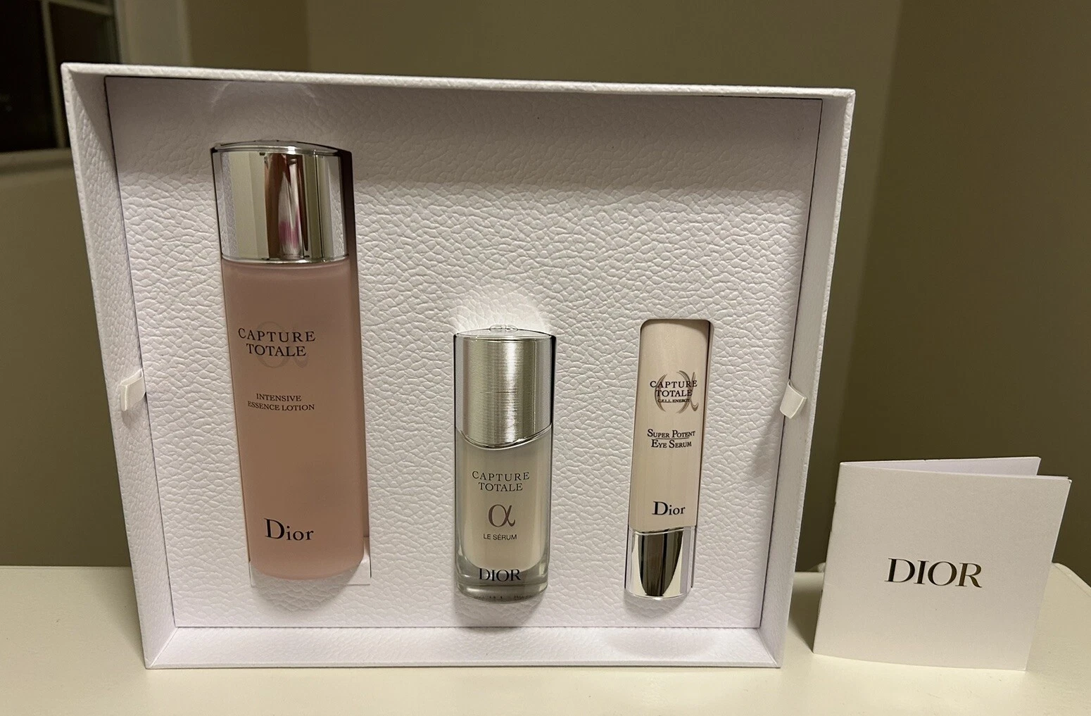 DIOR CAPTURE TOTAL 5 pièces ensemble de soins de la peau taille réelle sérum pour les yeux, le sérum et lotion