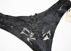 $115 AGENT PROVOCATEUR AUDREY Black FLORAL FRENCH LACE THONG STRING Panties 4/L