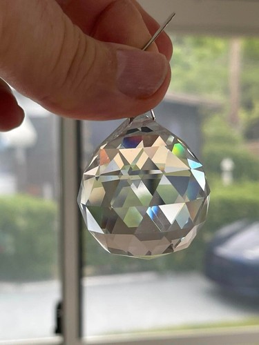 Lámpara de araña K9 40 mm bola de cristal facetada captador de sol piezas de prisma conector dorado - Imagen 3 de 3