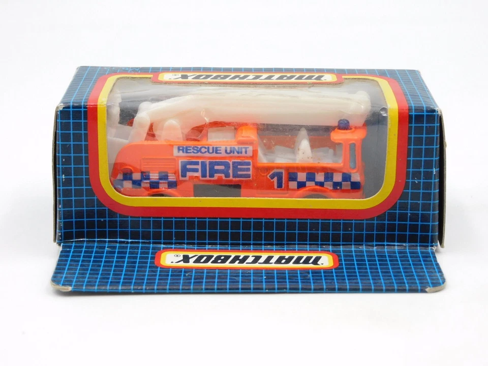 Matchbox Superfast Snorkel fire engine 80s MB-13 in BOX China - Immagine 4 di 4