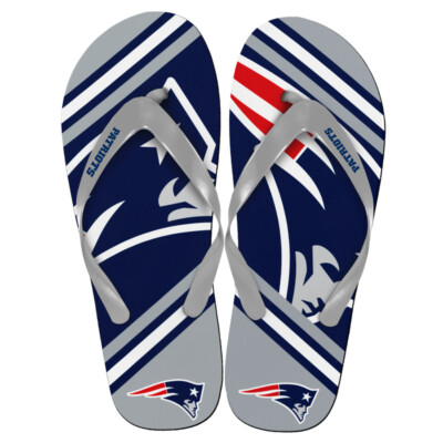 Mens Vineyard Vines New England Patriots Flip flops, size 10 NWT NWT! Vineyard Vines NE Patriots Logo Flip Flops. Black , Red  main image 2