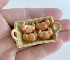 miniature Dollhouses 4 Pcs Clay Croissant With 1 Resin Basket set Kitchen Food