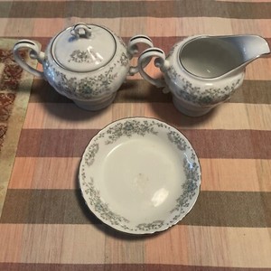 UCAGCO China Japan Theresa Pattern Sugar & Creamer Set