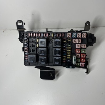 2002-03 Ford F250 F350 SD Excursion Fuse Junction Box Block Relay 2C7T-14A067-AK