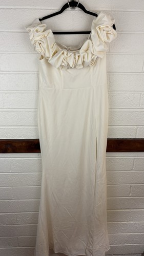 NWT Maniju Boutique Brand Cream White Off The Shoulder Floor Length Dress Size L