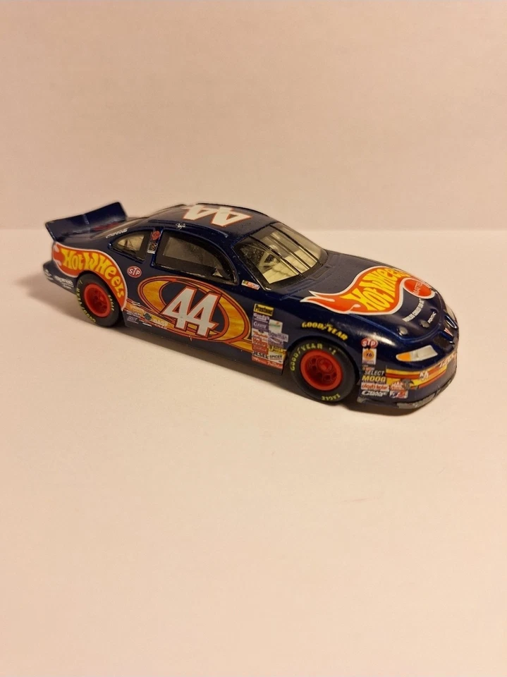 Hot Wheels diecast model of Kyle Petty's #44 NASCAR Pontiac Grand Prix GREAT CON - Image 2 of 4
