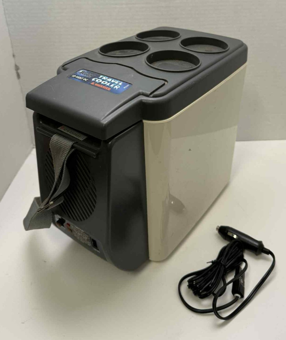 Vector 12-Volt DC Travel Cooler and Warmer VEC221