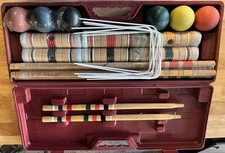 SPALDING CROQUET SET  IN HARD PLASTIC CARRYING CASE, NEVER USED