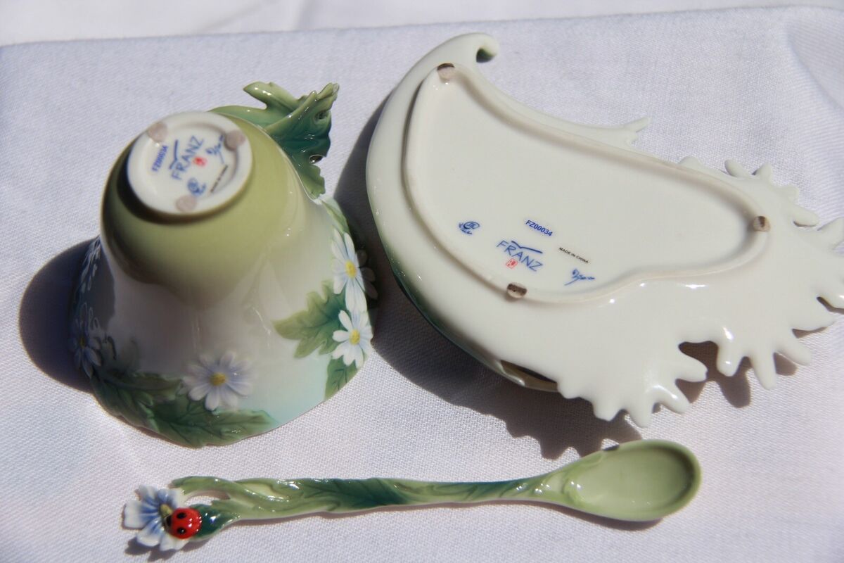 Beautiful Franz Porcelain Retired Set- Ladybug Teacup Beautiful Franz Porcelain Retired Set- Ladybug Teacup