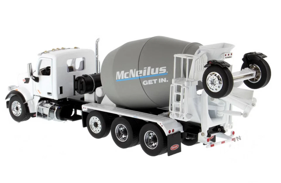 1:50 Peterbilt McNeilus Concrete Mixer Construction Machine Diecast Model - Image 2 of 4