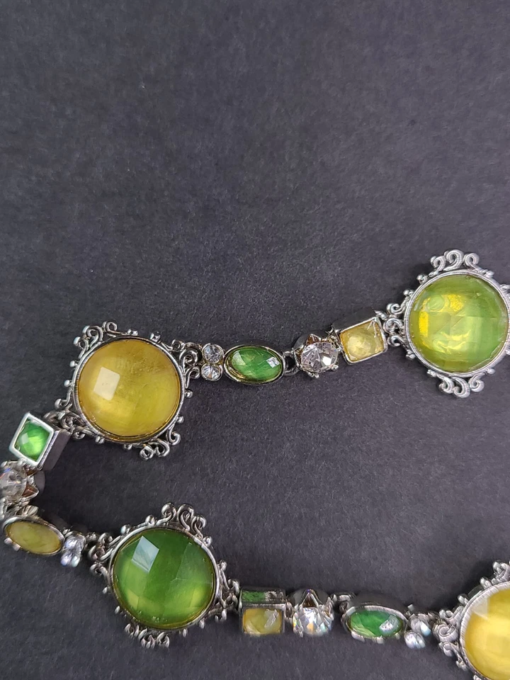 Pulseira de vidro redonda facetada inspirada na Vitoriana citrino falso e peridoto verde  - Imagem 3 de 4