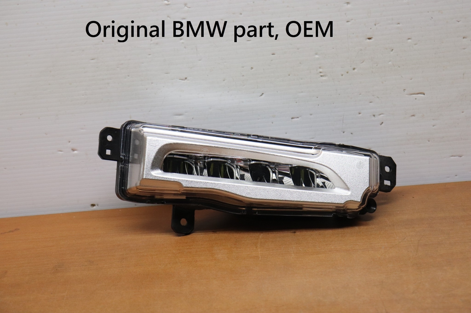 2018 2019 2020 BMW X3 RH Front Right Passenger OEM LED Fog Light 1NB012.810 04
