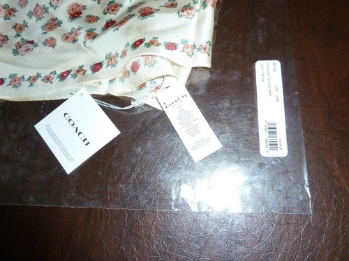NWT Coach Essential Tea Rose Diamond Scarf Chalk silk beige with pink detail - Picture 4 of 4