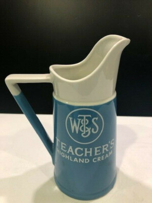 Vtg Teachers Highland Cream Scotch Whiskey Pitcher Jug Blue White Ceramic 8''H