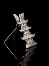 Belle plaque de pagode ancienne sur pied 3 niveaux en argent 950