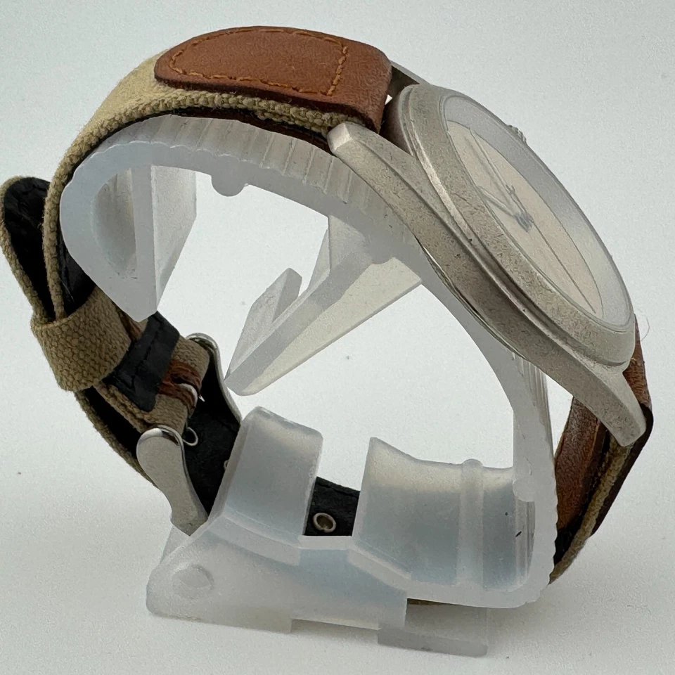 Reloj de Cuarzo Kellogg Europa Tony the Tiger Hombre Cuero Plateado Analógico Batería Nueva Foto 3 de 4