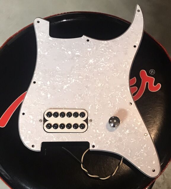 Tom Delonge Import Invader USA Spec Electronics 11-Hole 3 Ply Pearloid Tom Delonge Import Invader USA Spec Electronics 11-Hole 3 Ply Pearloid