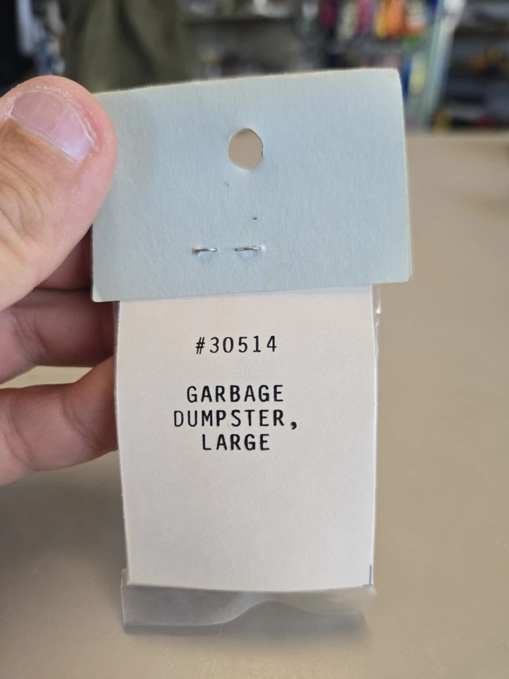 N Scale Burt Industries Garbage Dumpster Large 30514 - Image 2 of 4