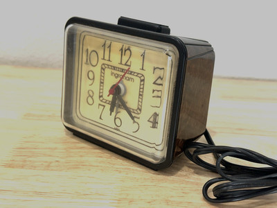 Vintage Ingraham Electric Alarm Clock   Model 48-923   Toastmaster Co.