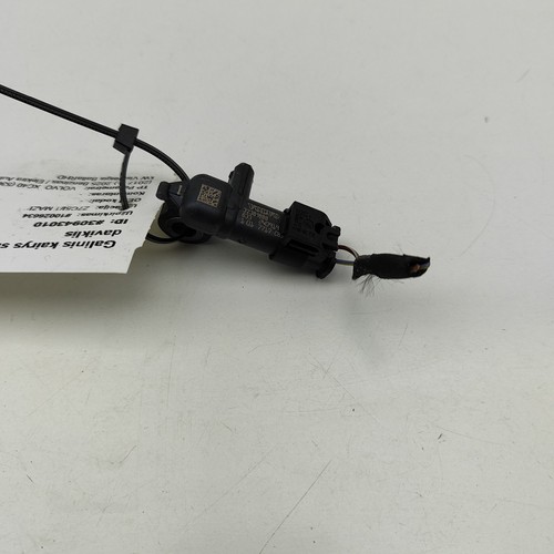 VOLVO XC40 Rear Left Impact Sensor 32381888 2.0 Hybrid 145kW 2025 30943010 - Picture 2 of 6