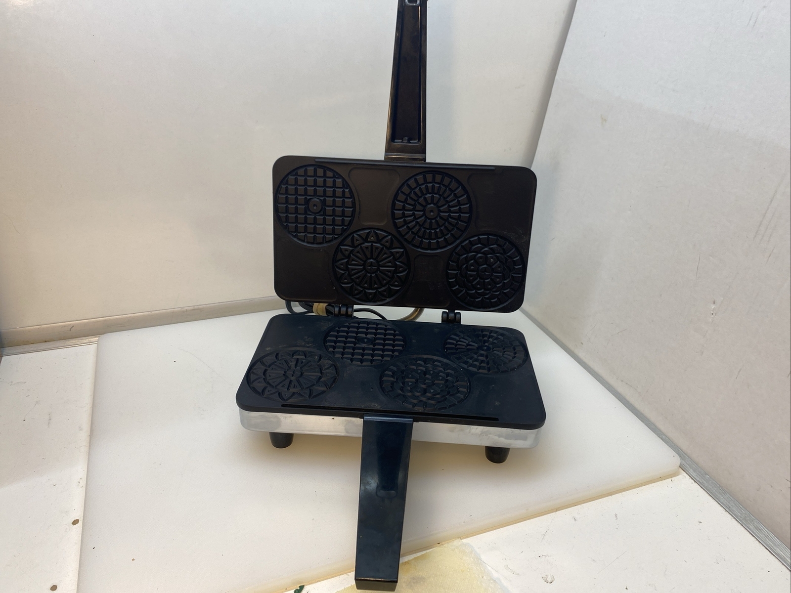 Villaware Quattro Pizzelle Cookie Maker Iron 5100NS Stainless Tested