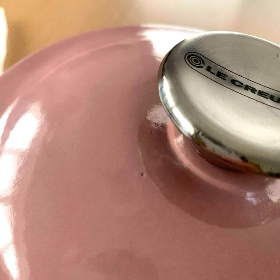 Near Mint Le Creuset Windsor Pot Sugar Pink Cookware Cookware from Japan - Image 4 of 4