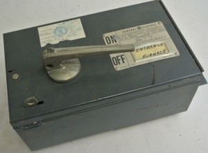 GE QMR361 FUSIBLE QMR-TYPE PANELBOARD / DISCONNECT SWITCH - 600V, 30A, 3-POLE