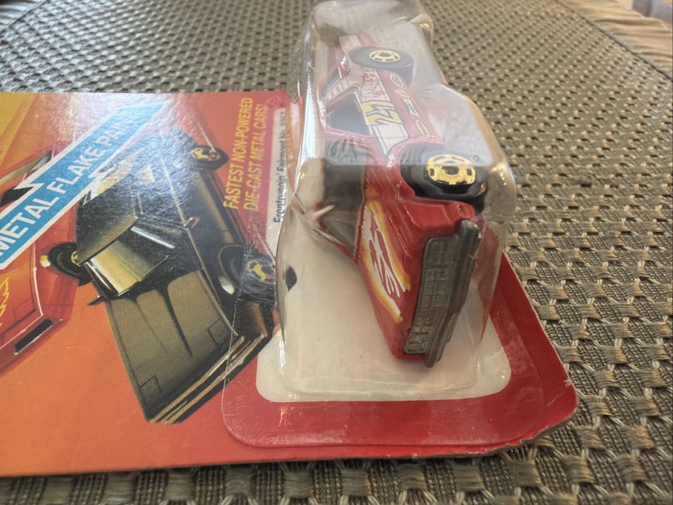 Unpunched Vintage Hot Wheels Hot Ones 1982 FRONT RUNNIN' Fairmont #3257-0319 - Image 3 of 4
